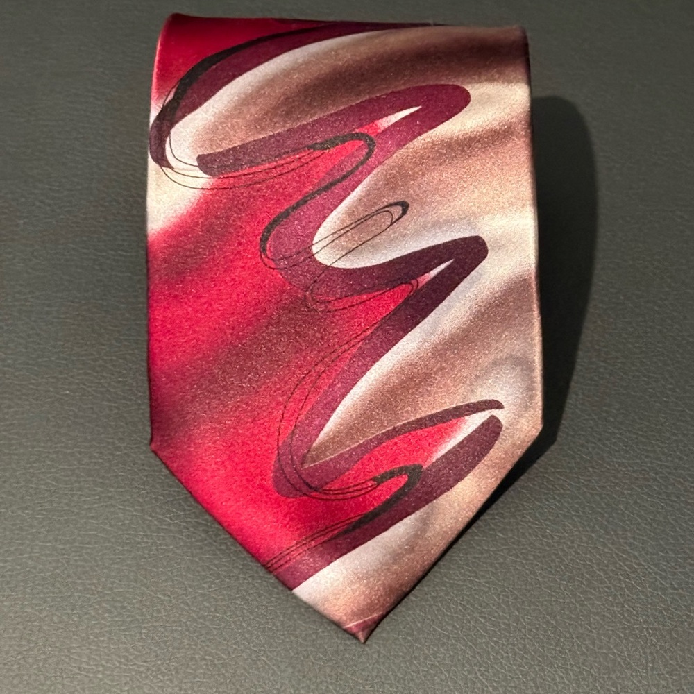 Elegant Red and Brown Men's Tie